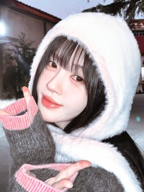 全主播：捏妳臉頰肉