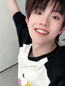 Top：屠夫爆改美少女