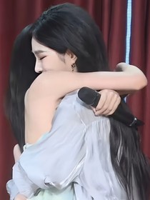 秋奕周