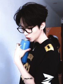 周柯宇：姐姐考慮考慮唄
