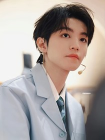 王俊凯：岁岁不离