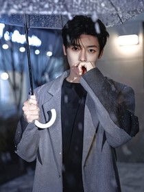 侯明昊：不染