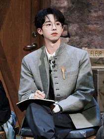 何運(yùn)晨：我才是白月光