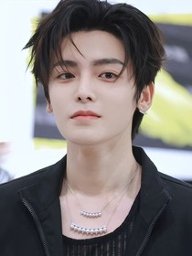 侯明昊：不染