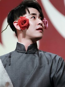 張?jiān)评祝毫轴t(yī)生談戀愛不