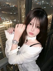 蟬鳴里的白襯衫