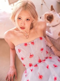 樸彩英：咫尺星光