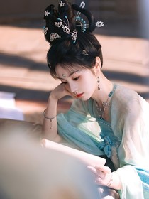 子夜歸：青薔薇