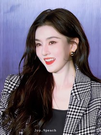 周深：待她笑顏如花