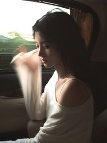 KPL：她如挽月