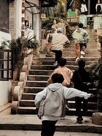 破曉成團(tuán)：四代少年的雙向奔赴