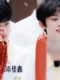 玫瑰藏于身后我的愛意藏在心里