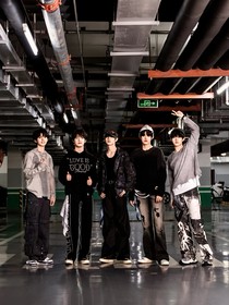登陸少年團(tuán)：嘬一口小奶包