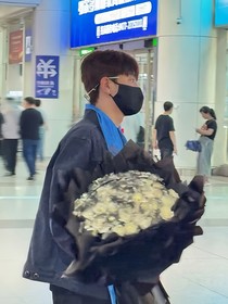 辛洋：辛有虞悸