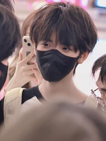左奇函：吻痕