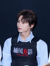 系統(tǒng)天天逼我做惡毒女配