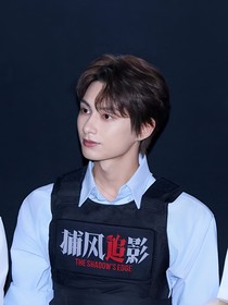 系統(tǒng)天天逼我做惡毒女配