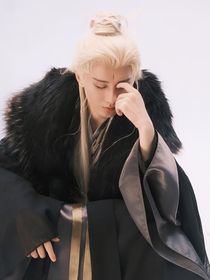 赴山海：她笑顏如花