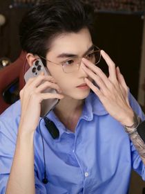 主播：主包每天勵志轉(zhuǎn)型吃播