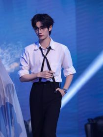 丁程鑫：與閨蜜小叔叔閃婚后