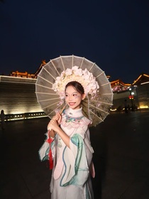 假如全校就我一個(gè)女生