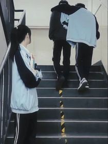 他好像有病