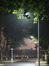 路燈下的你很好看