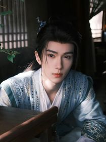 入青云：念念年年