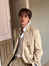 EXO：深陷其中