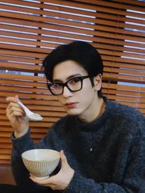 张凌赫温柔男友