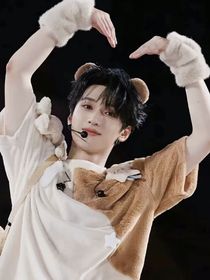 揣崽小熊好可爱