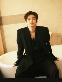 侯明昊：许你卿尘