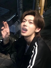 全主播：冷脸萌