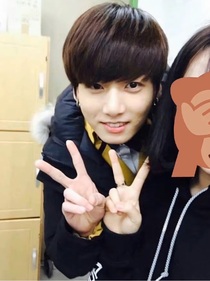 防弹少年团:与阳光齐名