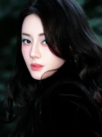 严浩翔：阴湿疯狗咬红唇