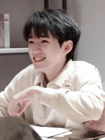 变成三岁萌娃后，我被队友们团宠了