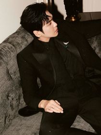 今天也在躲热搜