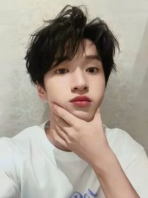 严浩翔：星耀同行