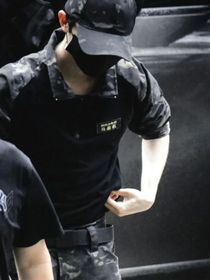 马嘉祺：马警官