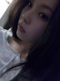 高卿塵：又敘幾年秋