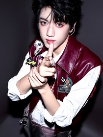 TF四代：锈青色瞳孔