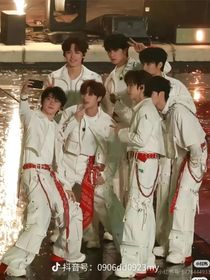 全员恶人？团宠他选择发疯