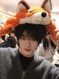 恋综妆造师他总在摆烂