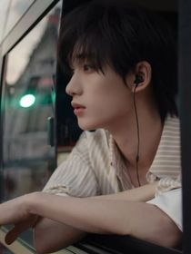 丁程鑫：我和顶流有个约