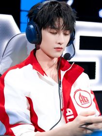 电竞纪元：与你并肩至巅峰