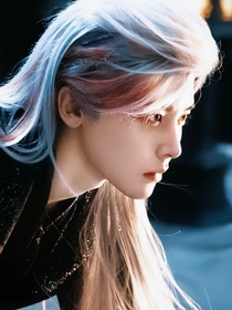 入青云：炮灰女配攻略了男主