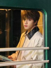 劉耀文：是非題