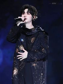 All鑫：全員惡人？團(tuán)寵他選擇發(fā)瘋