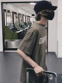 劉耀文：是非題