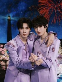 文轩：直球撞入清冷网